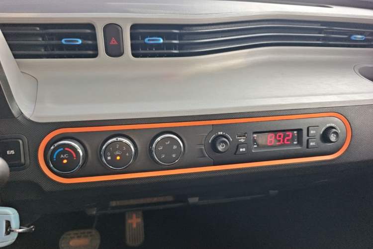 Used Wuling Hongguang MINIEV 2022 Zizai Version Lithium Iron Phosphate Audio And AC Panel