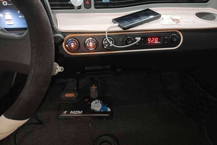 Used Wuling Hongguang MINIEV 2022 Zizai Version Lithium-NMC Audio And AC Panel