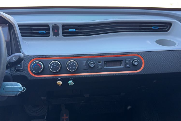 Used Wuling Hongguang MINIEV 2022 Enjoy Edition Lithium Iron Phosphate Audio And AC Panel