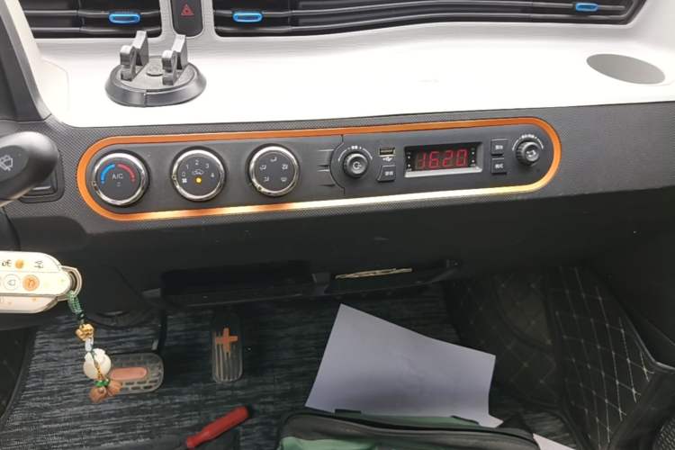 Used Wuling Hongguang MINIEV 2022 Enjoy Edition Lithium-Ion Battery Audio And AC Panel