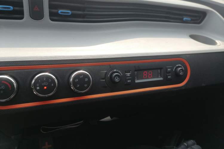 Used Wuling Hongguang MINIEV 2022 Easy Version Lithium Iron Phosphate Audio And AC Panel