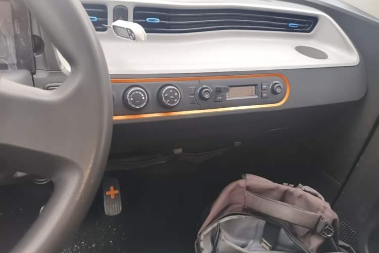 Used Wuling Hongguang MINIEV 2022 Easy Version Lithium-NMC Audio And AC Panel