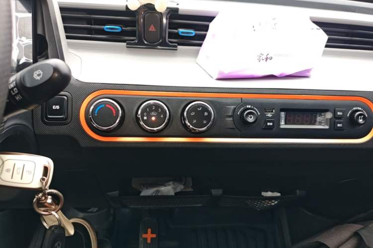Used Wuling Hongguang MINIEV 2022 Easy Version Lithium-NMC Audio And AC Panel