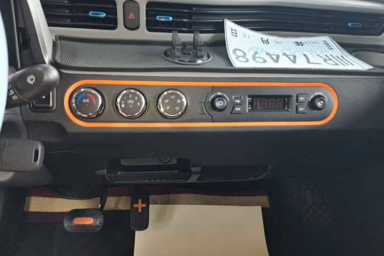 Used Wuling Hongguang MINIEV 2022 Easy Version Lithium Iron Phosphate Audio And AC Panel