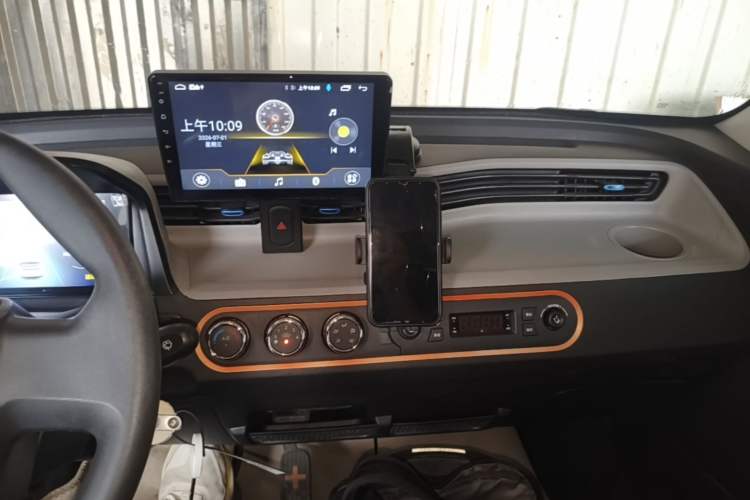 Used Wuling Hongguang MINIEV 2022 Zizai Version Lithium Iron Phosphate Audio And AC Panel