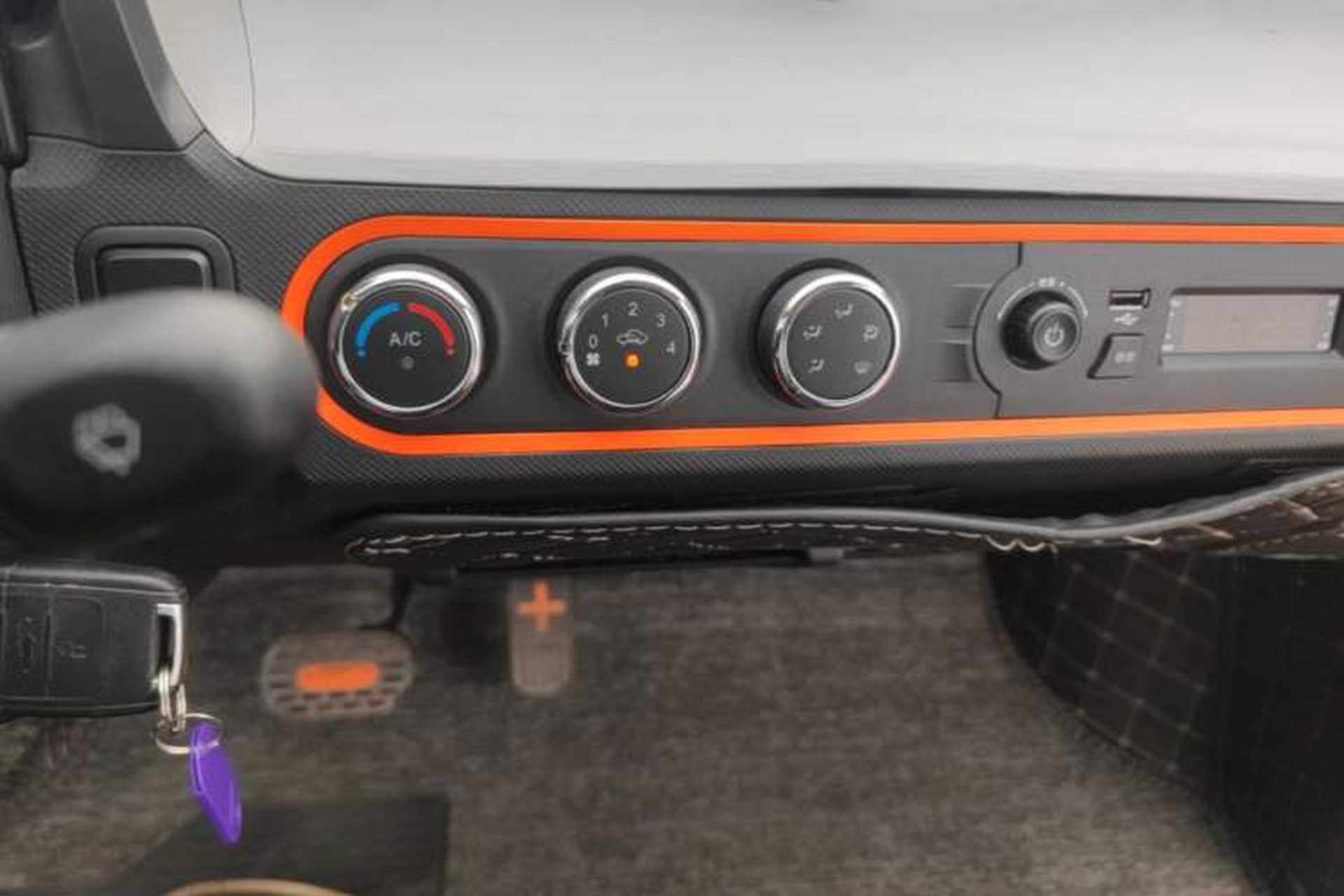 Used Wuling Hongguang MINIEV 2022 Zizai Version Lithium-NMC Audio And AC Panel