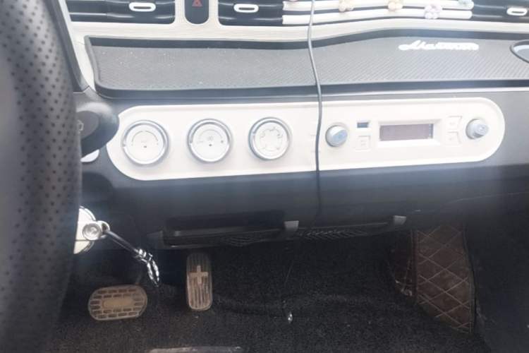 Used Wuling Hongguang MINIEV 2022 Enjoy Edition Lithium Iron Phosphate Audio And AC Panel