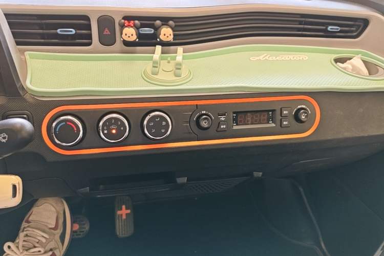 Used Wuling Hongguang MINIEV 2022 Zizai Version Lithium Iron Phosphate Audio And AC Panel