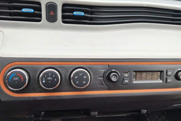 Used Wuling Hongguang MINIEV 2022 Enjoy Edition Lithium Iron Phosphate Audio And AC Panel