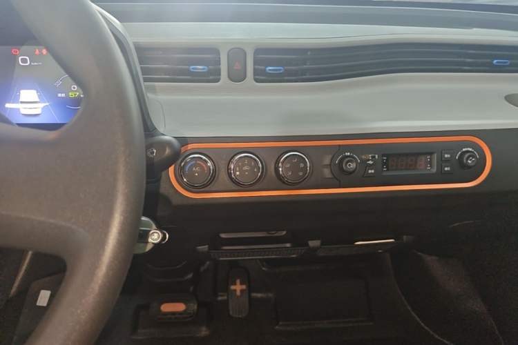 Used Wuling Hongguang MINIEV 2022 Enjoy Edition Lithium Iron Phosphate Audio And AC Panel