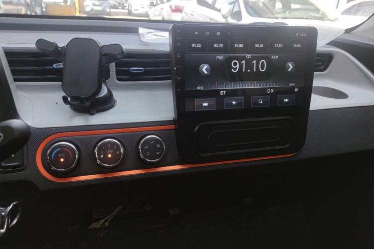 Used Wuling Hongguang MINIEV 2022 Zizai Version Lithium Iron Phosphate Audio And AC Panel