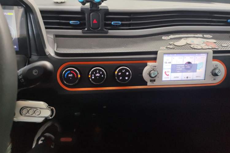 Used Wuling Hongguang MINIEV 2022 Zizai Version Lithium Iron Phosphate Audio And AC Panel