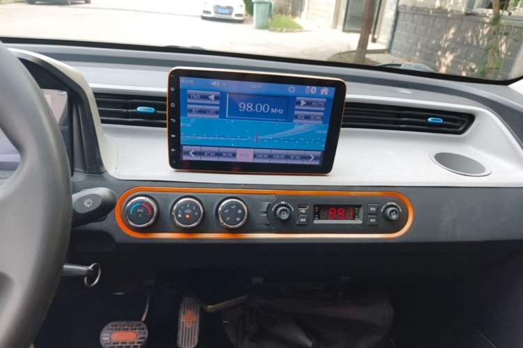 Used Wuling Hongguang MINIEV 2022 Zizai Version Lithium Iron Phosphate Audio And AC Panel