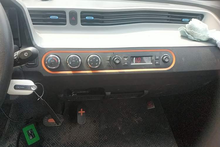 Used Wuling Hongguang MINIEV 2022 Enjoy Edition Lithium-Ion Battery Audio And AC Panel