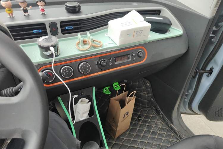 Used Wuling Hongguang MINIEV 2022 Zizai Version Lithium-NMC Audio And AC Panel