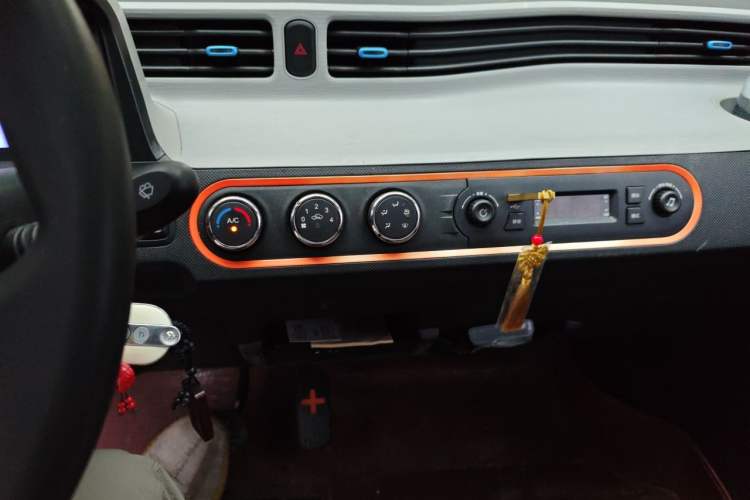 Used Wuling Hongguang MINIEV 2022 Enjoy Edition Lithium Iron Phosphate Audio And AC Panel