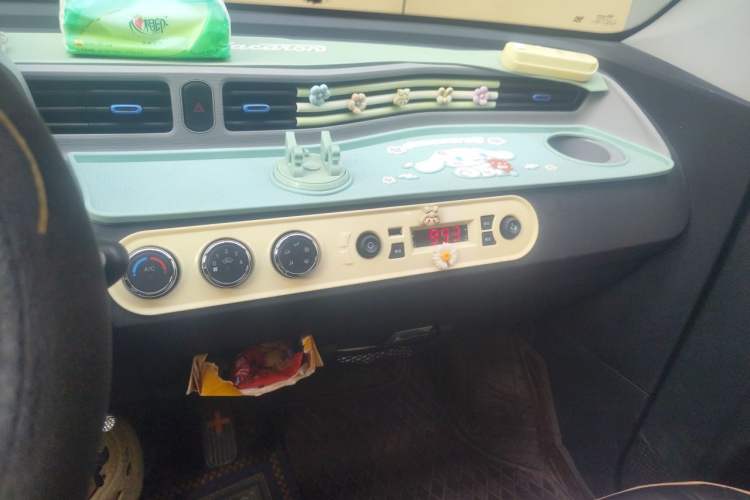 Used Wuling Hongguang MINIEV 2022 Macaron Fashion Model Lithium Iron Phosphate Audio And AC Panel