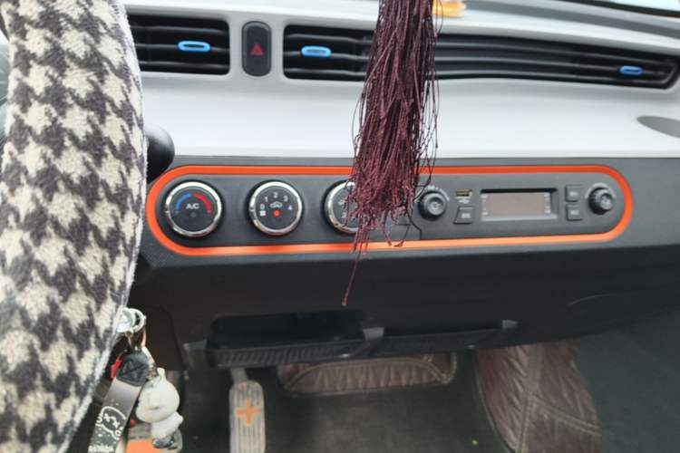 Used Wuling Hongguang MINIEV 2022 Enjoy Edition Lithium Iron Phosphate Audio And AC Panel