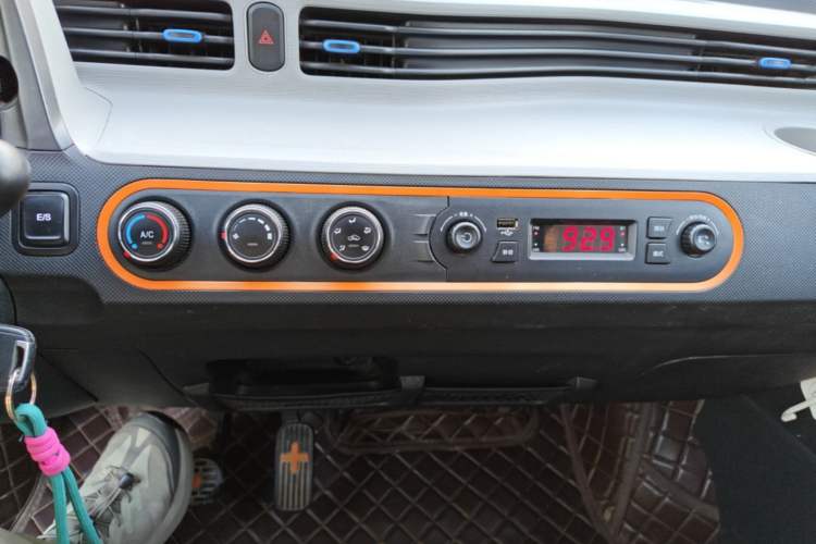 Used Wuling Hongguang MINIEV 2022 Easy Version Lithium-NMC Audio And AC Panel