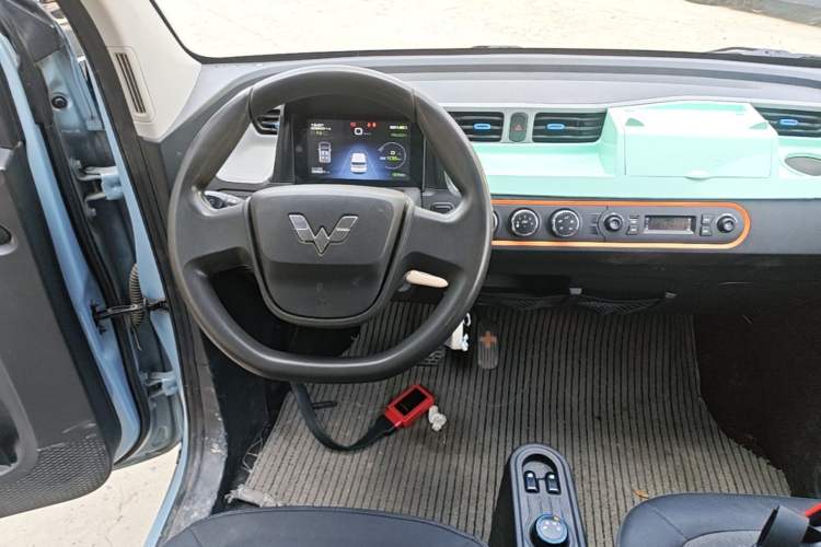 Used Wuling Hongguang MINIEV 2022 Enjoy Edition Lithium-Ion Battery Audio And AC Panel