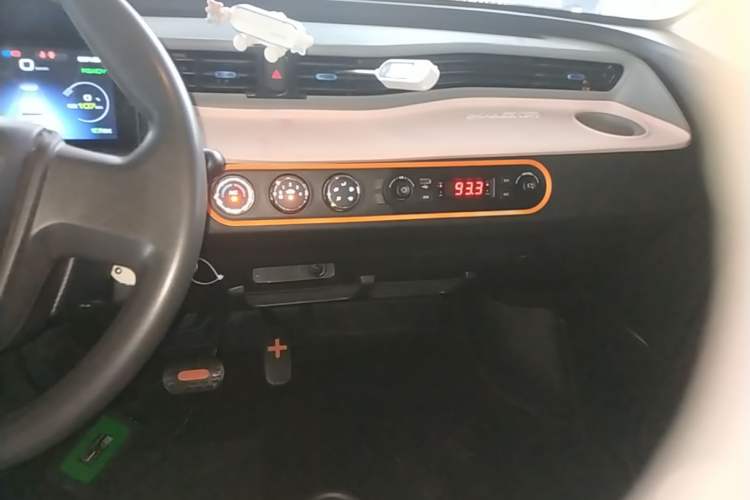 Used Wuling Hongguang MINIEV 2022 Enjoy Edition Lithium Iron Phosphate Audio And AC Panel