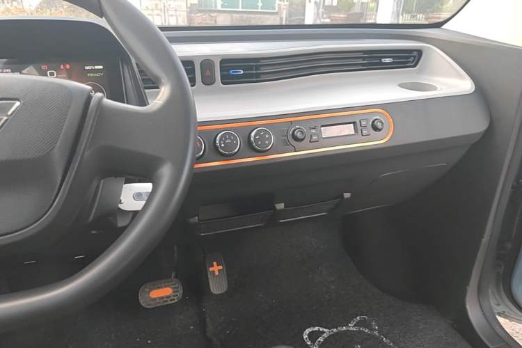 Used Wuling Hongguang MINIEV 2022 Enjoy Edition Lithium-Ion Battery Audio And AC Panel