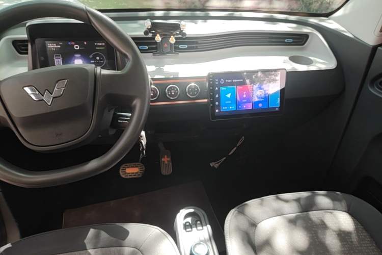 Used Wuling Hongguang MINIEV 2022 Enjoy Edition Lithium-Ion Battery Audio And AC Panel