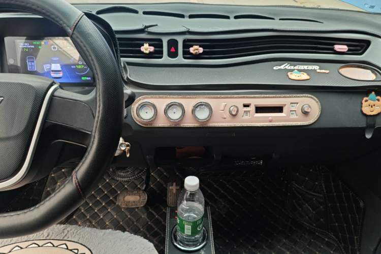 Used Wuling Hongguang MINIEV 2022 Macaron Premium Model – Lithium Ternary Battery Audio And AC Panel