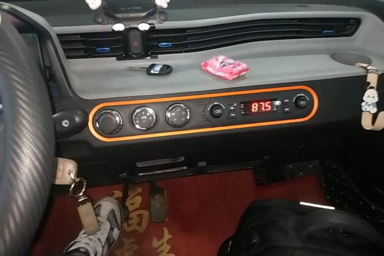 Used Wuling Hongguang MINIEV 2022 Macaron Fashion Model Lithium Iron Phosphate Audio And AC Panel