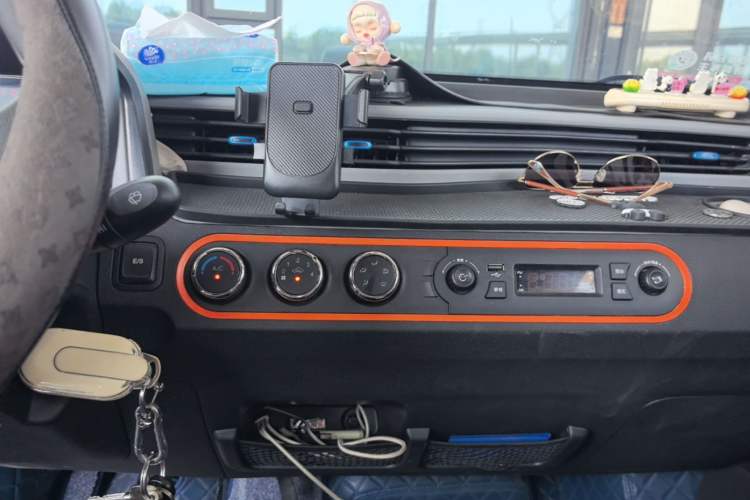 Used Wuling Hongguang MINIEV 2022 Enjoy Edition Lithium Iron Phosphate Audio And AC Panel