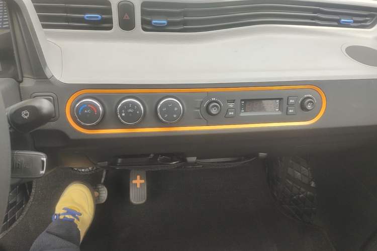 Used Wuling Hongguang MINIEV 2022 Enjoy Edition Lithium Iron Phosphate Audio And AC Panel
