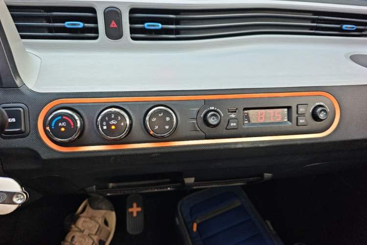 Used Wuling Hongguang MINIEV 2022 Enjoy Edition Lithium Iron Phosphate Audio And AC Panel
