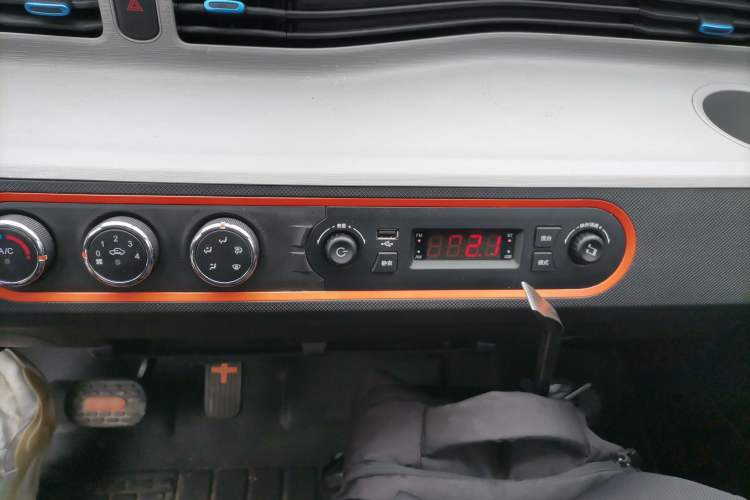 Used Wuling Hongguang MINIEV 2022 Enjoy Edition Lithium Iron Phosphate Audio And AC Panel
