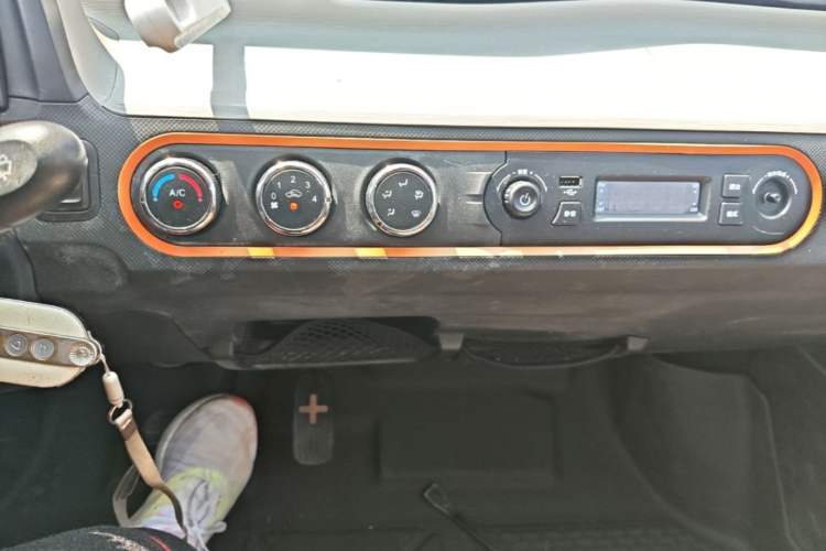Used Wuling Hongguang MINIEV 2022 Enjoy Edition Lithium-Ion Battery Audio And AC Panel