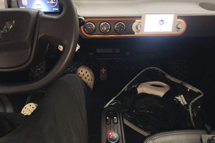 Used Wuling Hongguang MINIEV 2022 Enjoy Edition Lithium Iron Phosphate Audio And AC Panel