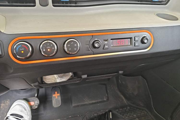 Used Wuling Hongguang MINIEV 2022 Easy Version Lithium-NMC Audio And AC Panel