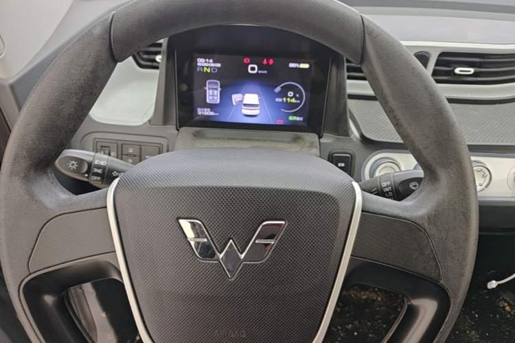 Used Wuling Hongguang MINIEV 2022 Macaron Fashion Edition Lithium-Nickel-Cobalt-Alpha-oxide Audio And AC Panel