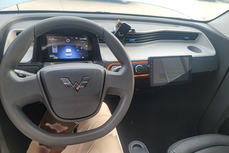 Used Wuling Hongguang MINIEV 2022 Enjoy Edition Lithium Iron Phosphate Center Console