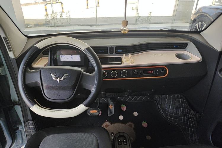 Used Wuling Hongguang MINIEV 2022 Zizai Version Lithium Iron Phosphate Center Console