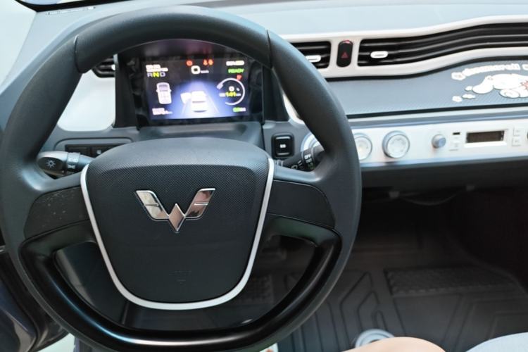 Used Wuling Hongguang MINIEV 2022 Macaron Premium Model – Lithium Iron Phosphate Center Console