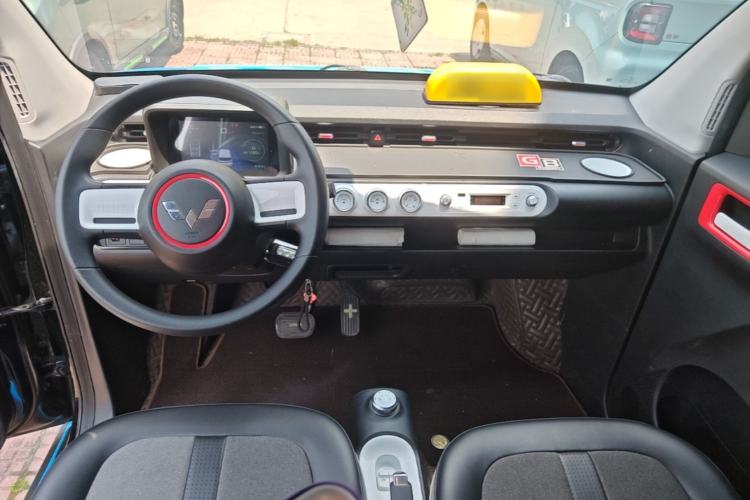 Used Wuling Hongguang MINIEV 2022 GAMEBOY 300km Enthusiast Model with Lithium Iron Phosphate Center Console