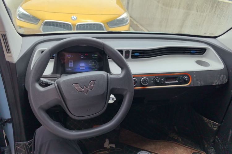 Used Wuling Hongguang MINIEV 2022 Macaron Premium Model – Lithium Iron Phosphate Center Console