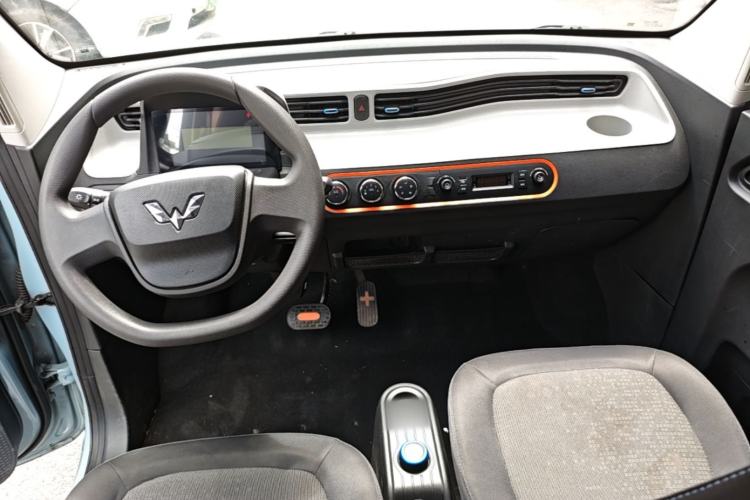 Used Wuling Hongguang MINIEV 2022 Zizai Version Lithium Iron Phosphate Center Console
