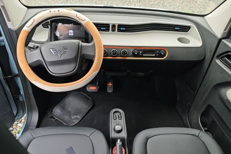 Used Wuling Hongguang MINIEV 2022 Zizai Version Lithium-NMC Center Console