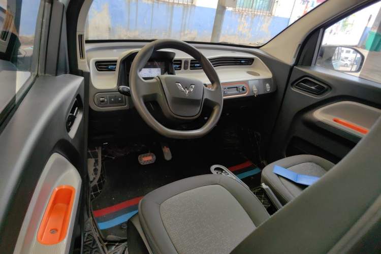 Used Wuling Hongguang MINIEV 2022 Easy Version Lithium Iron Phosphate Center Console