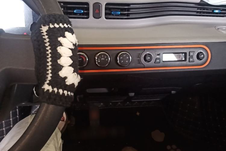Used Wuling Hongguang MINIEV 2022 Easy Version Lithium Iron Phosphate Center Console