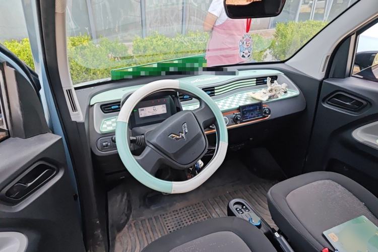 Used Wuling Hongguang MINIEV 2022 Easy Version Lithium Iron Phosphate Center Console