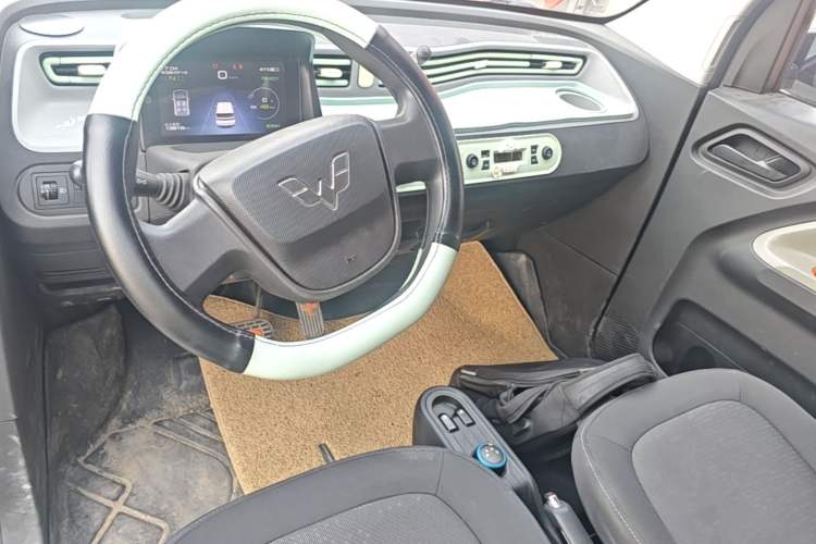 Used Wuling Hongguang MINIEV 2022 Zizai Version Lithium-NMC Center Console