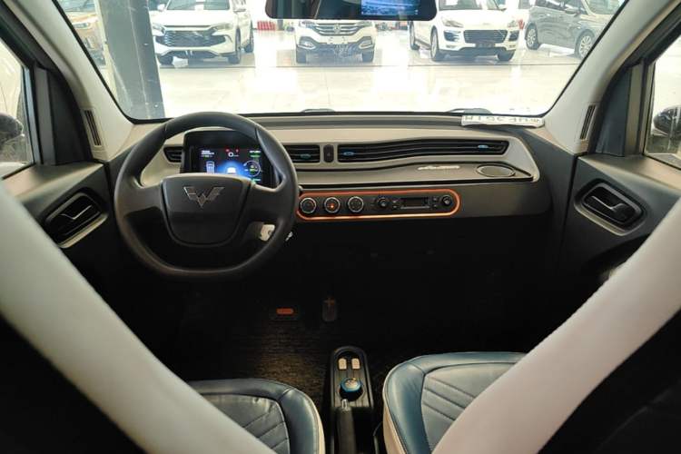 Used Wuling Hongguang MINIEV 2022 Zizai Version Lithium Iron Phosphate Center Console