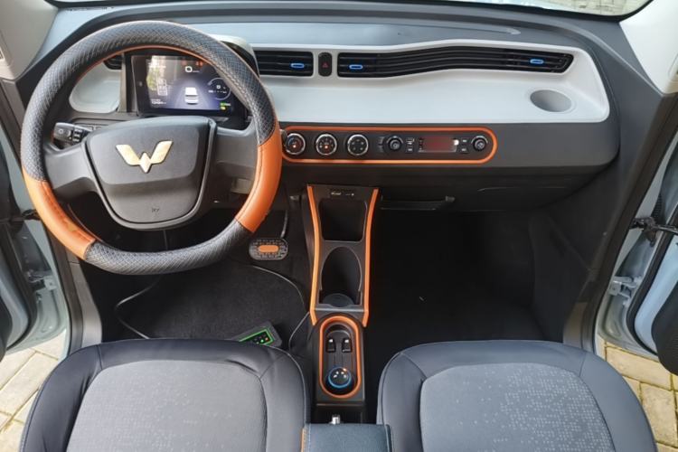 Used Wuling Hongguang MINIEV 2022 Zizai Version Lithium Iron Phosphate Center Console